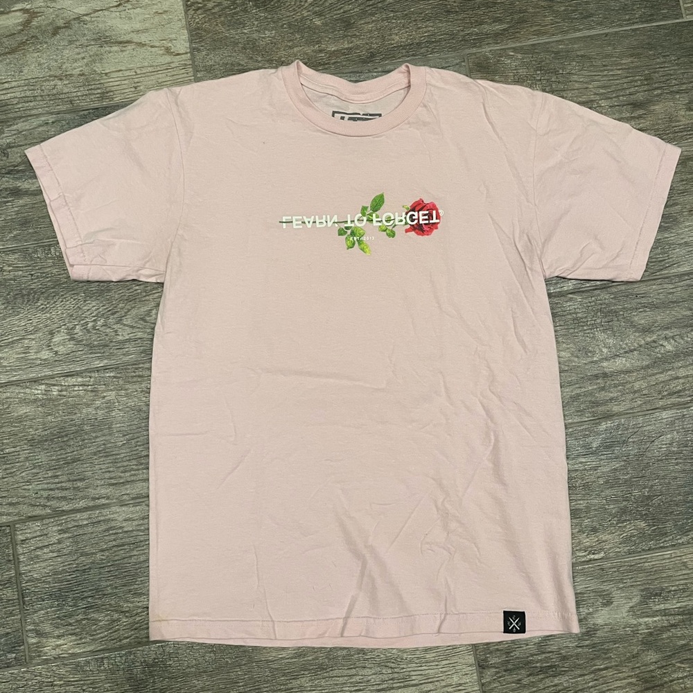 Learn to Forget rose tee, size Medium, Light Pink